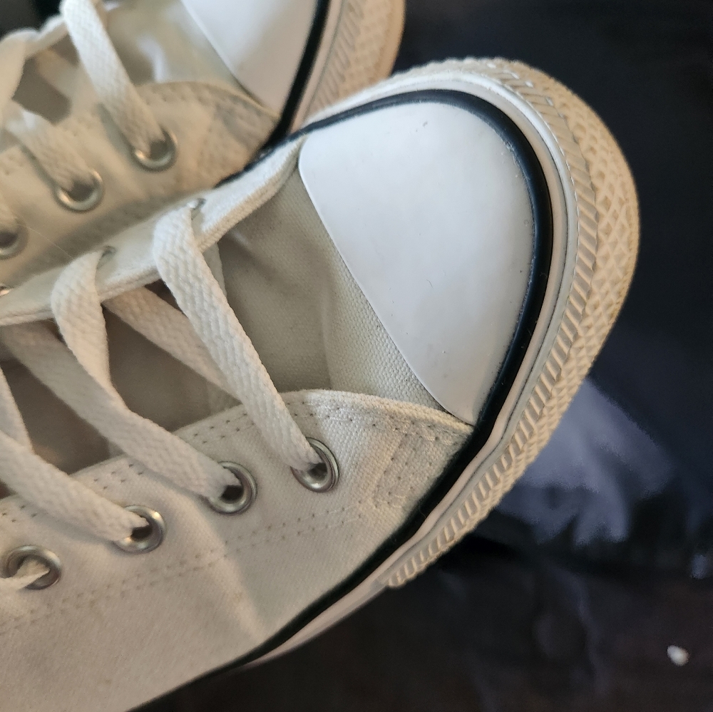 White converse - Picture 8 of 10